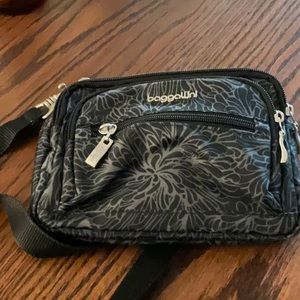 Baggallini crossbody or waist bag